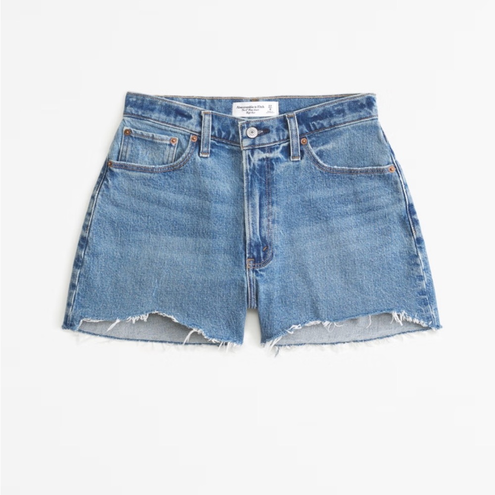 Abercrombie & Fitch Curve Love 4” High Rise Mom Short Size 6/28